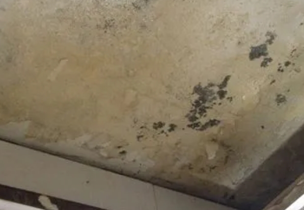 巴东阳台漏水维修公司分享下巴东卫生间渗水维修需要注意哪些问题。